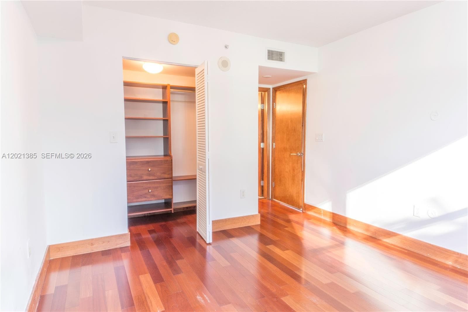 31 SE 5th St # 1208, Miami FL 33131 — 8