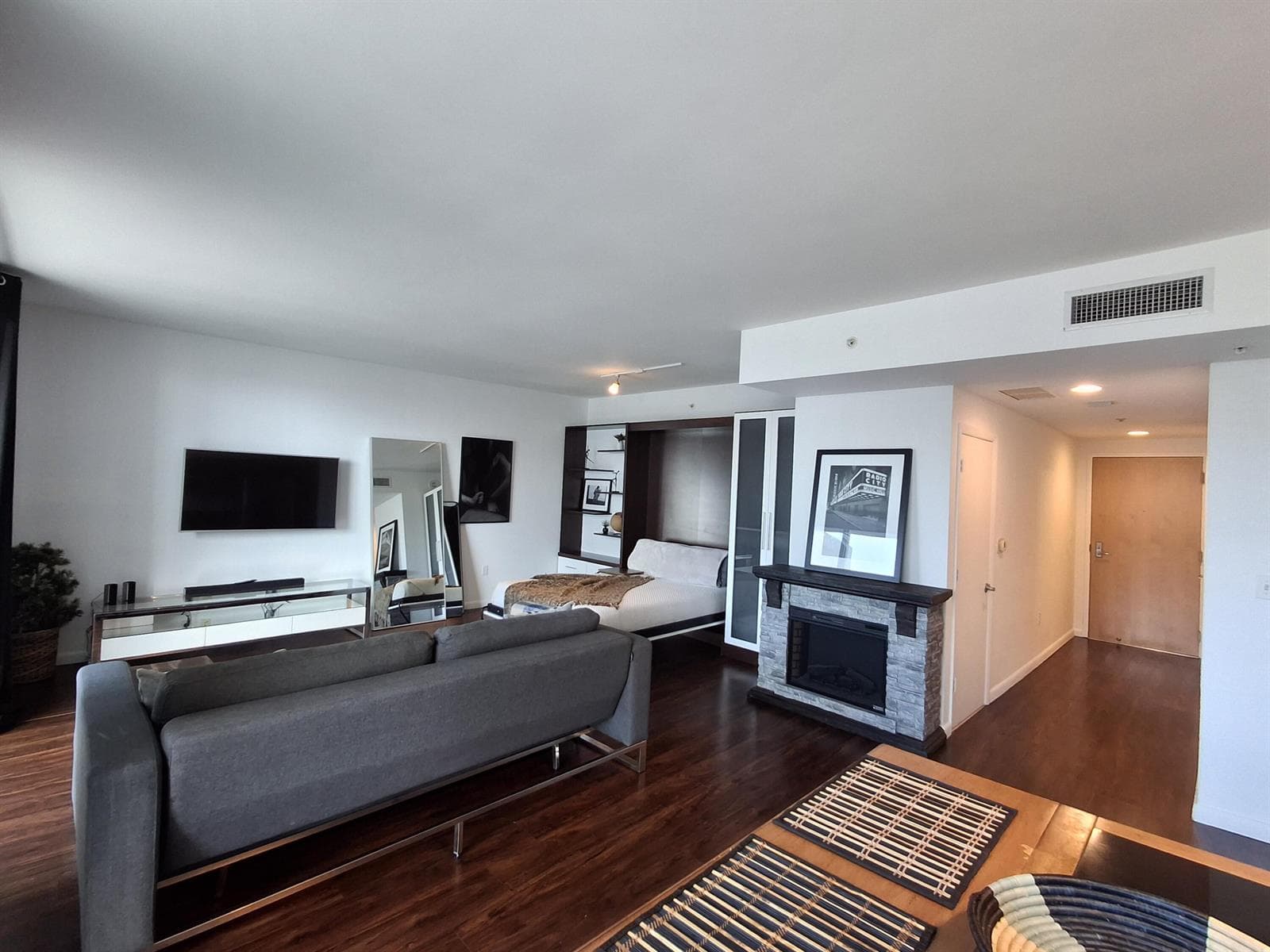 244 Biscayne Boulevard # 2805, Miami FL 33132 — 9