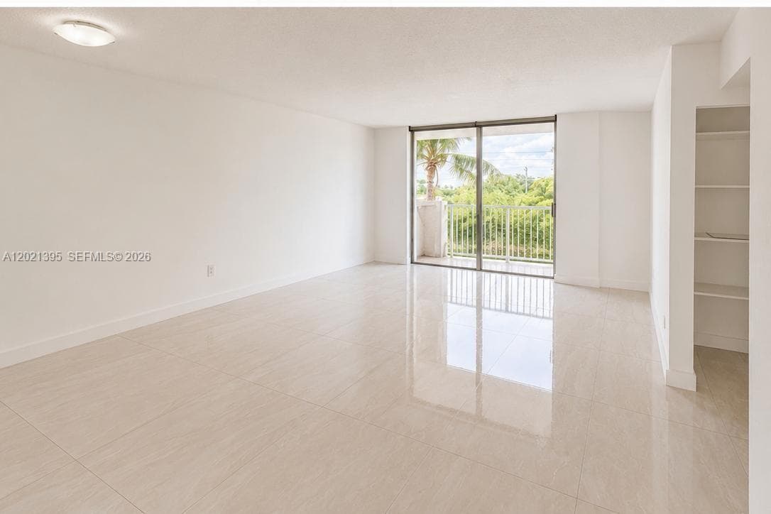 2020 NE 135th St # 310, North Miami FL 33181 — 2