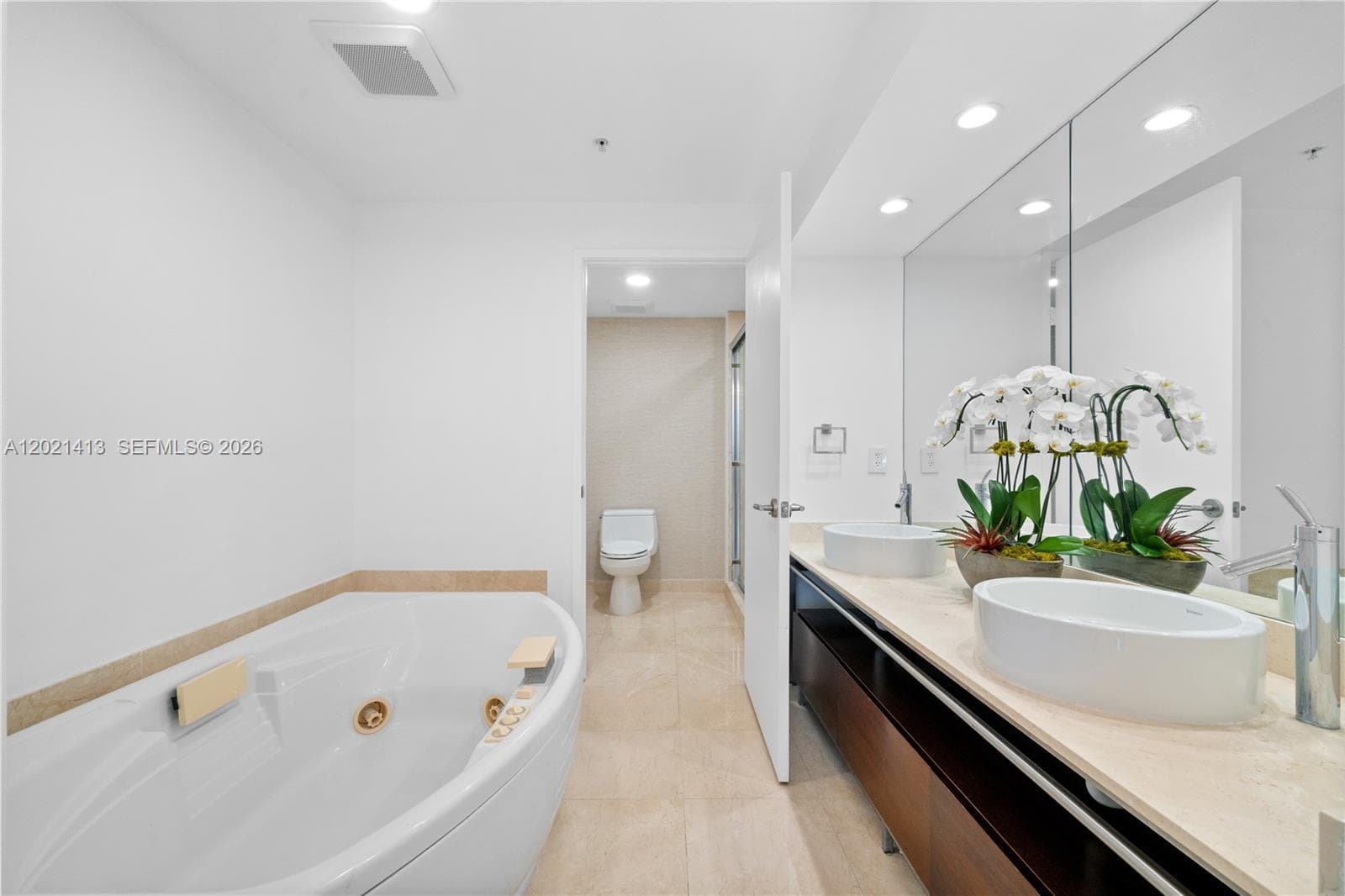 16275 Collins Ave # 1703, Sunny Isles Beach FL 33160 — 17