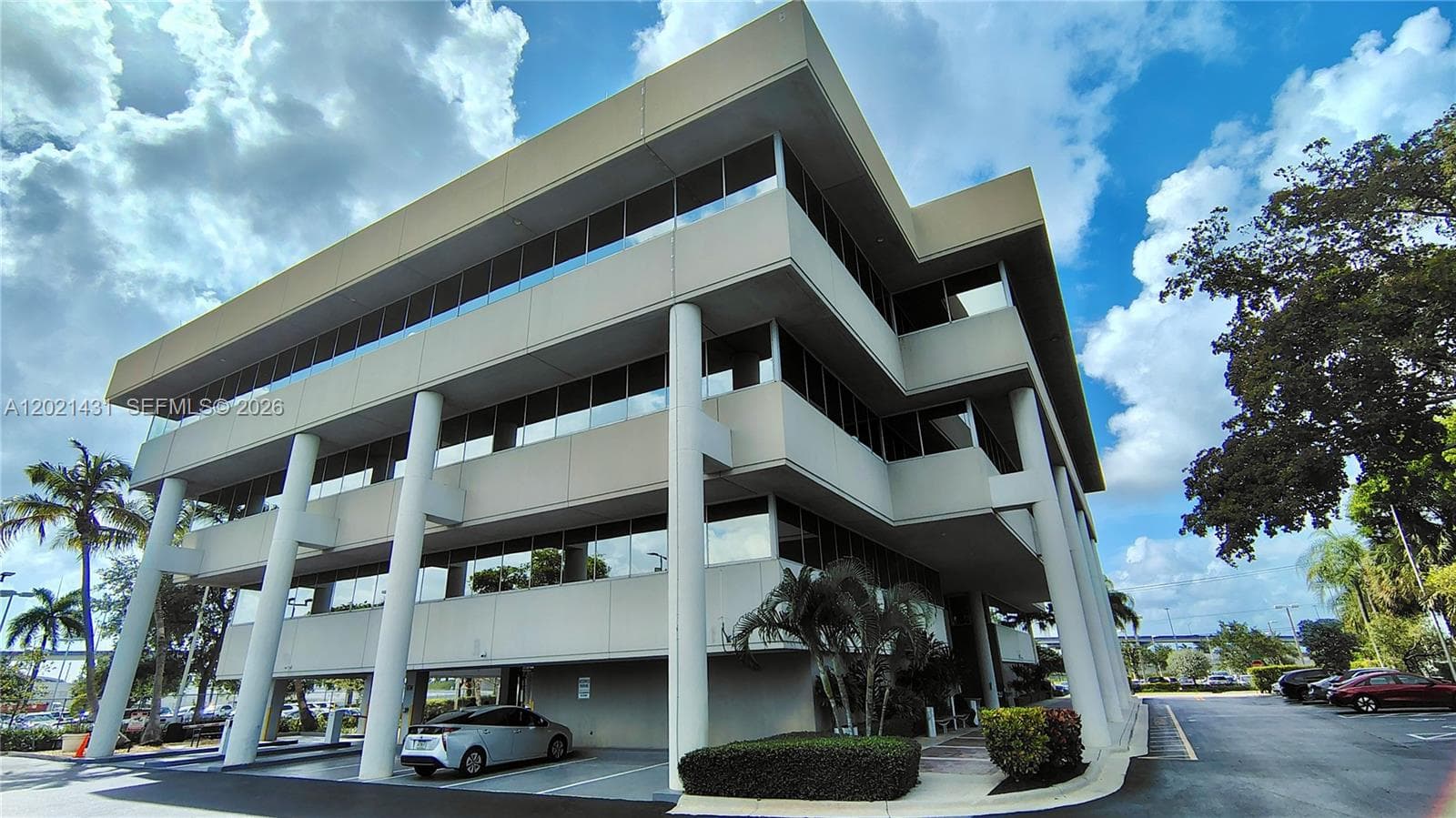 290 NW 165th St # 2, Miami FL 33169 — 32