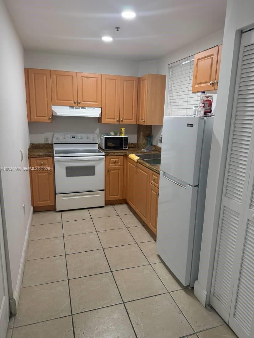 2210 NW 34th St # 101, Miami FL 33142 — 2