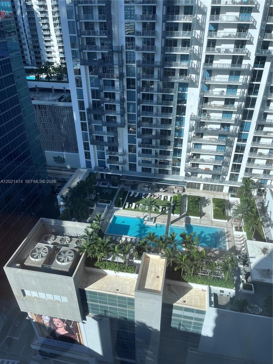 Miami, FL — 17