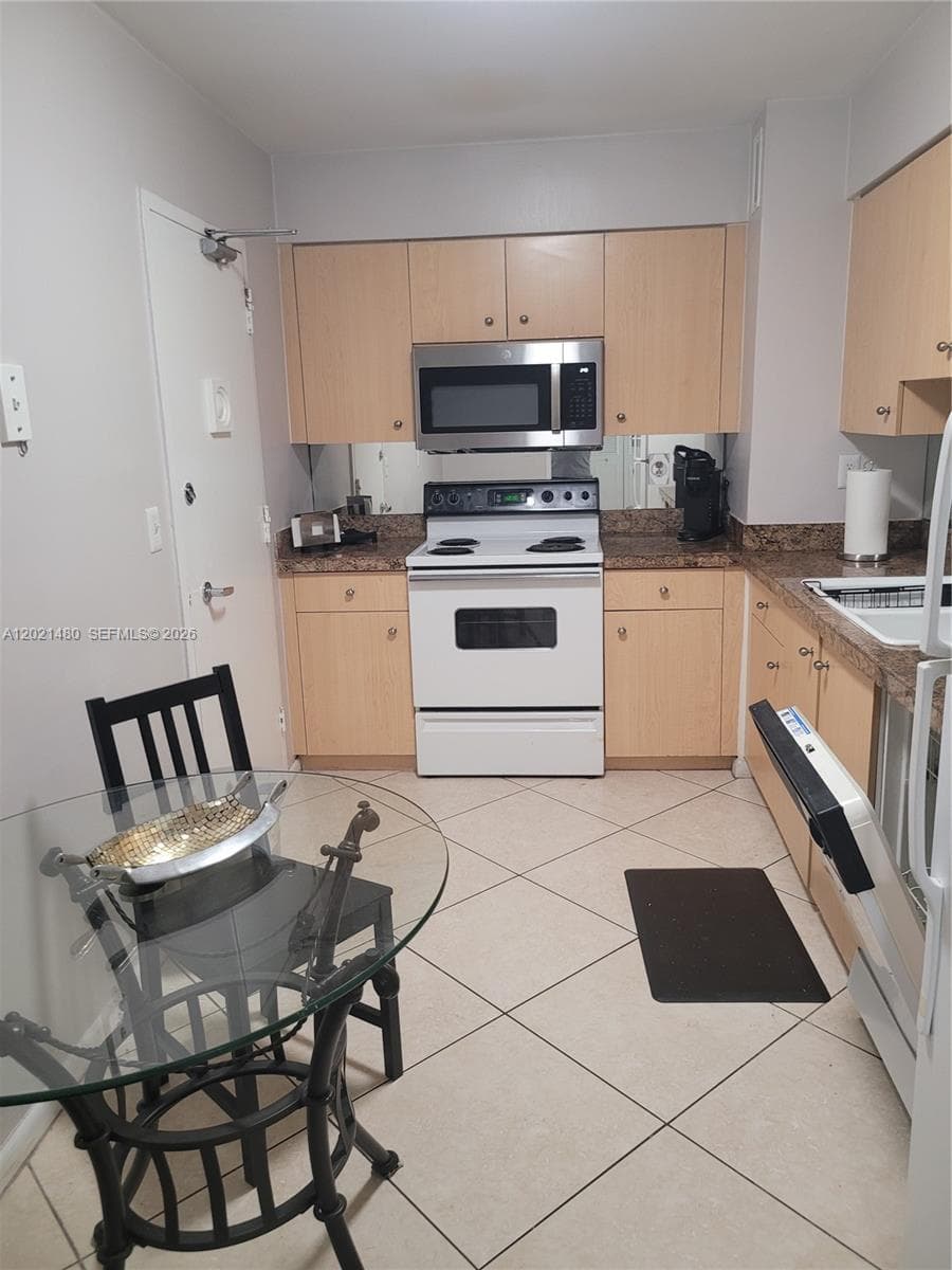 9195 Collins Ave # 309, Surfside FL 33154 — 6
