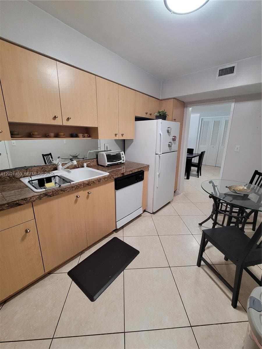 9195 Collins Ave # 309, Surfside FL 33154 — 5