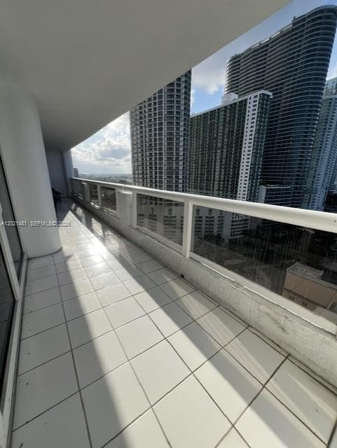 1717 N Bayshore Dr # 2136, Miami FL 33132 — 17