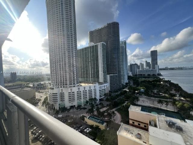 1717 N Bayshore Dr # 2136, Miami FL 33132 — 15