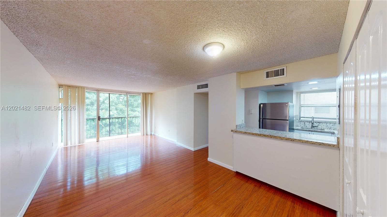 8860 Fontainebleau Blvd # 405, Miami FL 33172 — 1