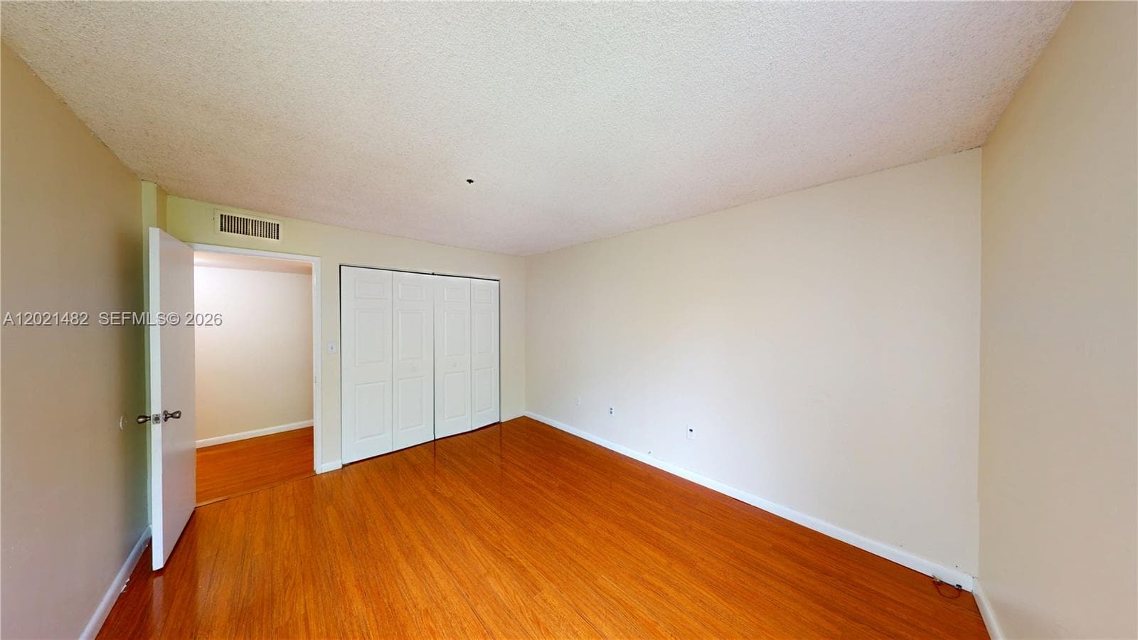 8860 Fontainebleau Blvd # 405, Miami FL 33172 — 9