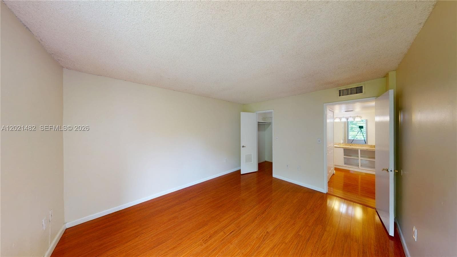 8860 Fontainebleau Blvd # 405, Miami FL 33172 — 14