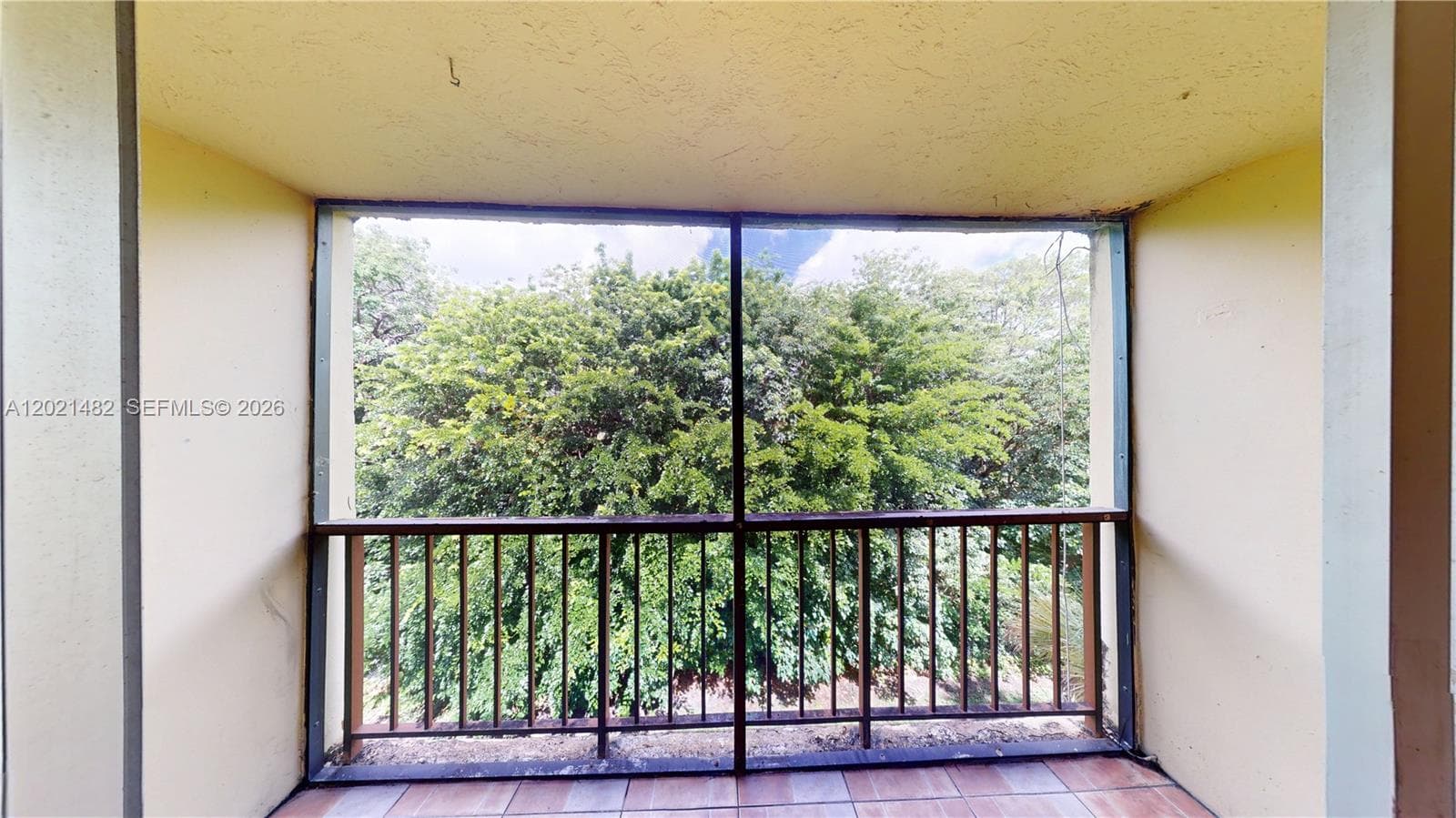 8860 Fontainebleau Blvd # 405, Miami FL 33172 — 4