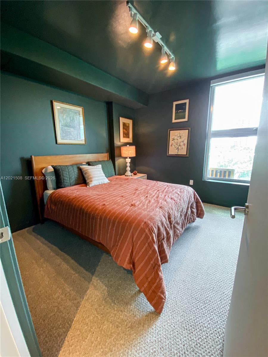 1600 SW 1 AVE # 515, Miami FL 33129 — 23