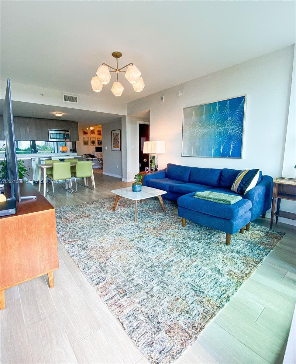 1600 SW 1 AVE # 515, Miami FL 33129 — 1