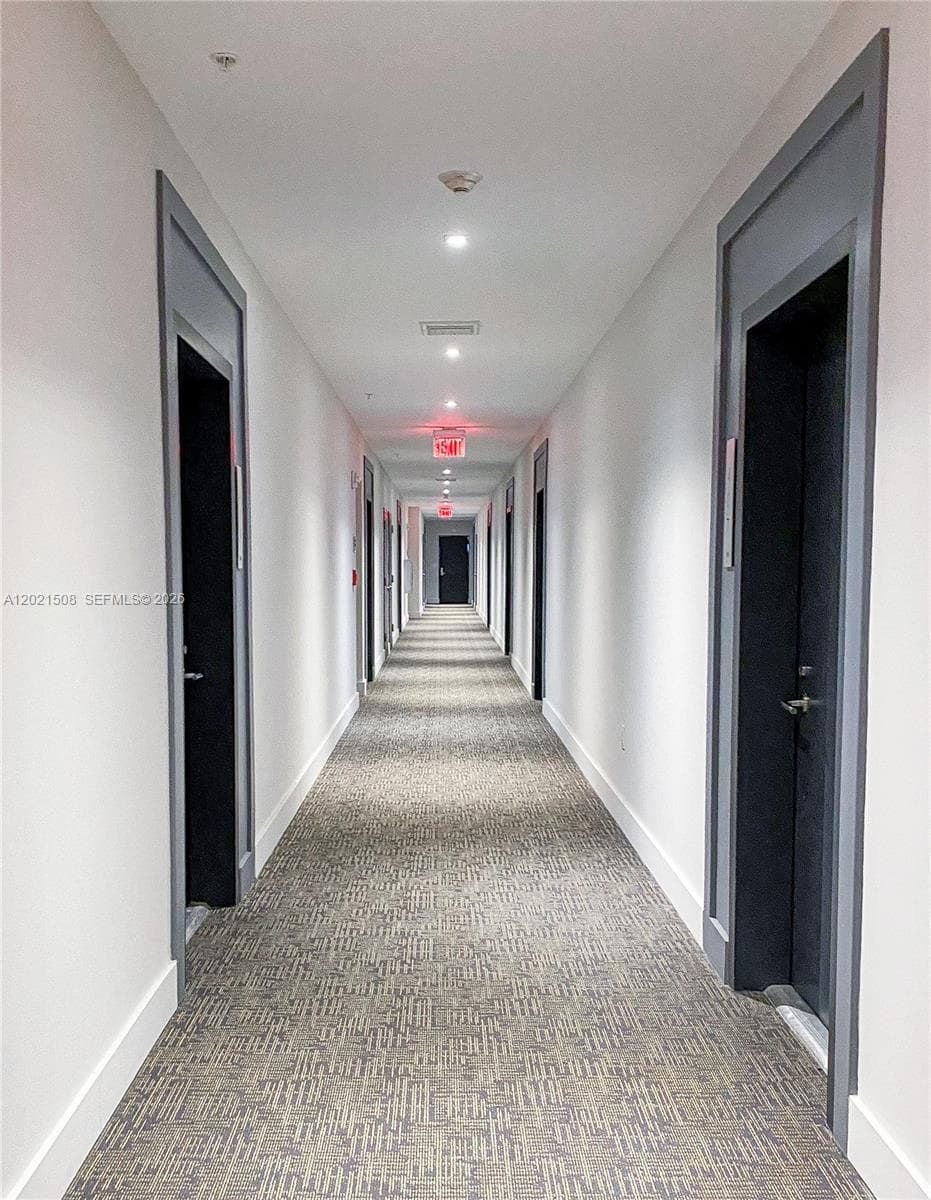 1600 SW 1 AVE # 515, Miami FL 33129 — 33