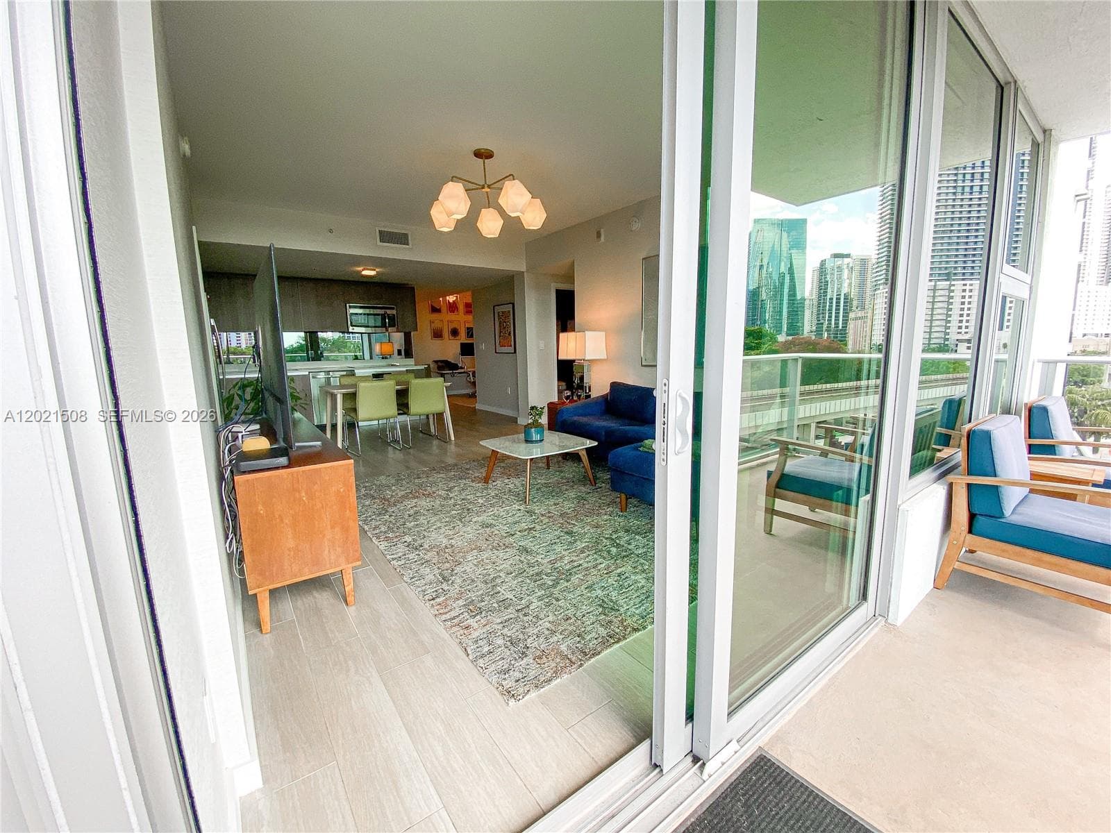 1600 SW 1 AVE # 515, Miami FL 33129 — 25