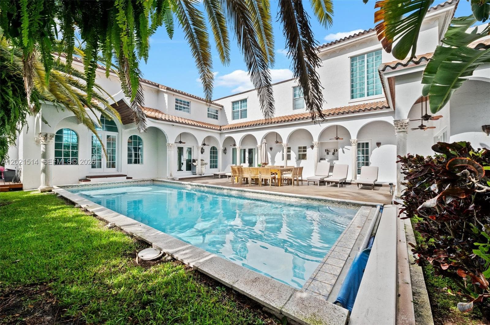 2501 Pine Tree Dr, Miami Beach FL 33140 — 2