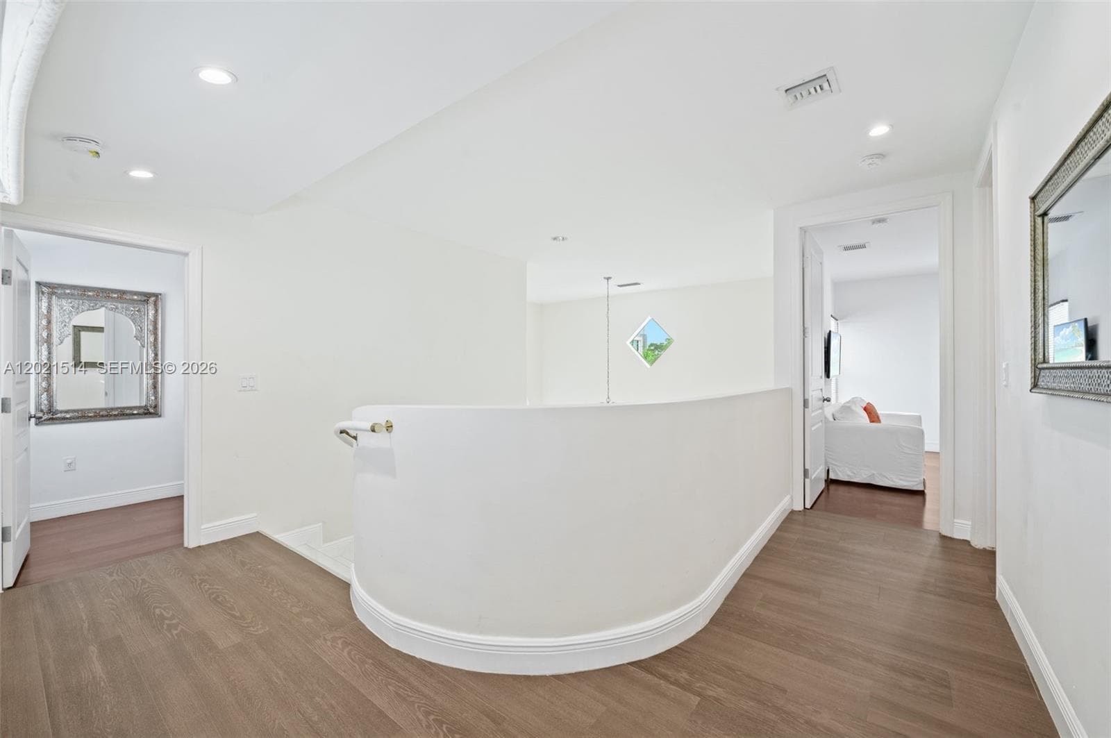 2501 Pine Tree Dr, Miami Beach FL 33140 — 22