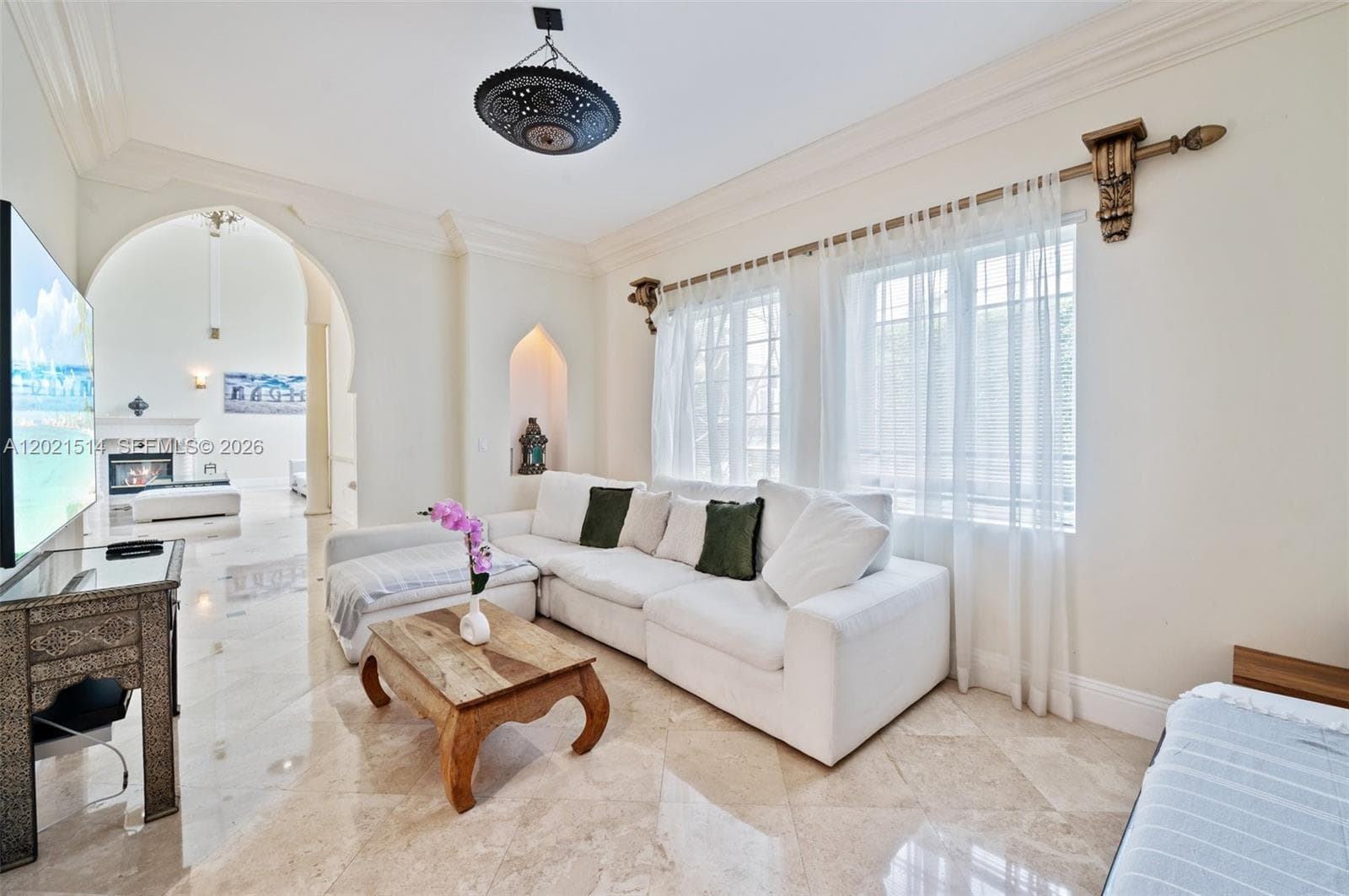 2501 Pine Tree Dr, Miami Beach FL 33140 — 9