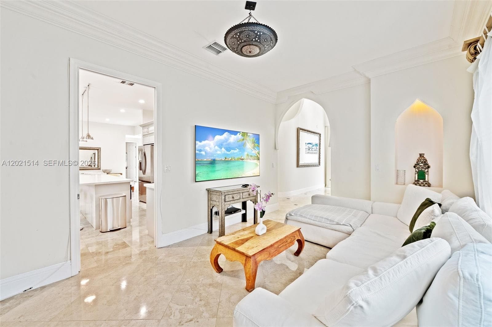 2501 Pine Tree Dr, Miami Beach FL 33140 — 10