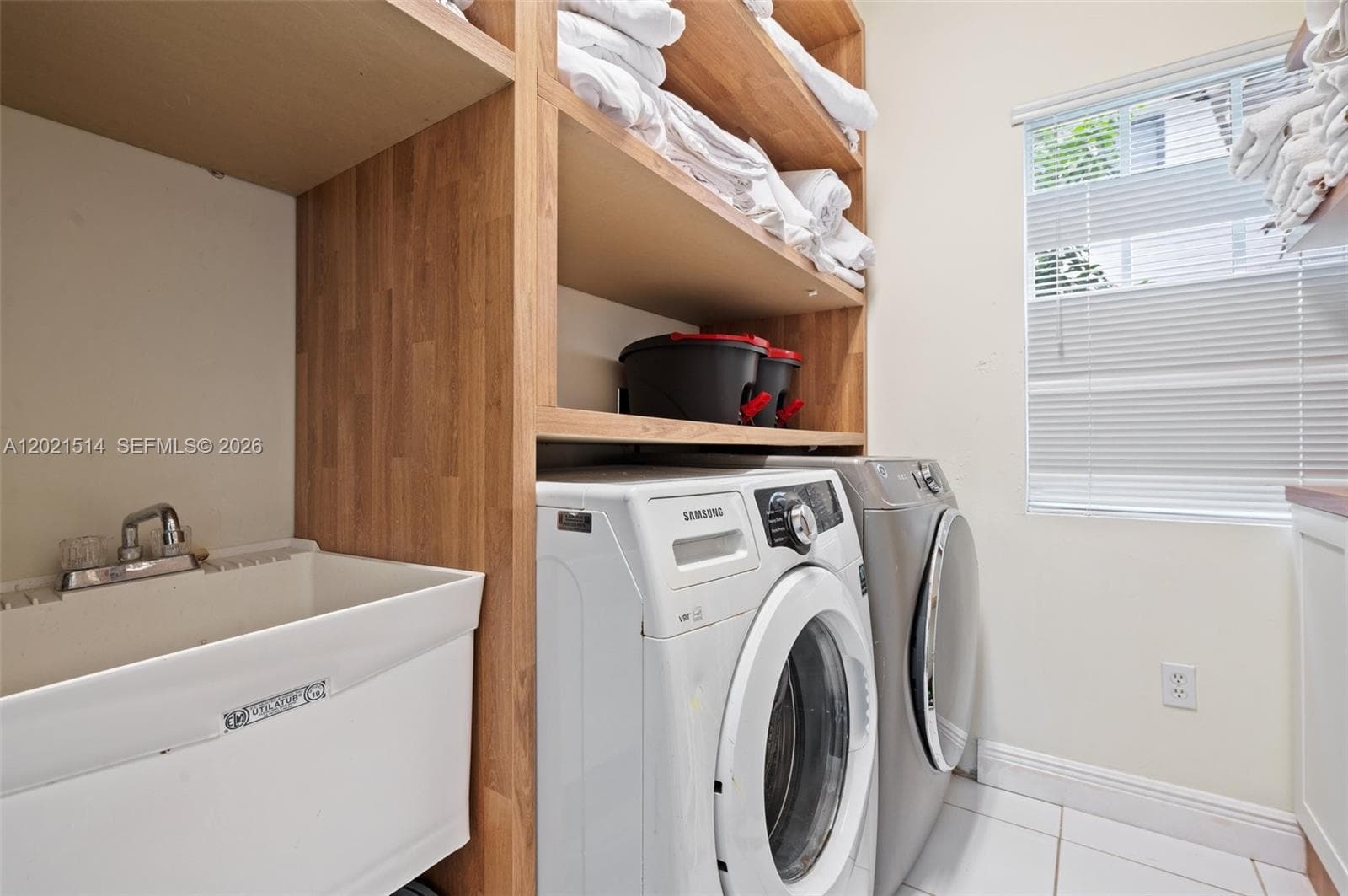 2501 Pine Tree Dr, Miami Beach FL 33140 — 33