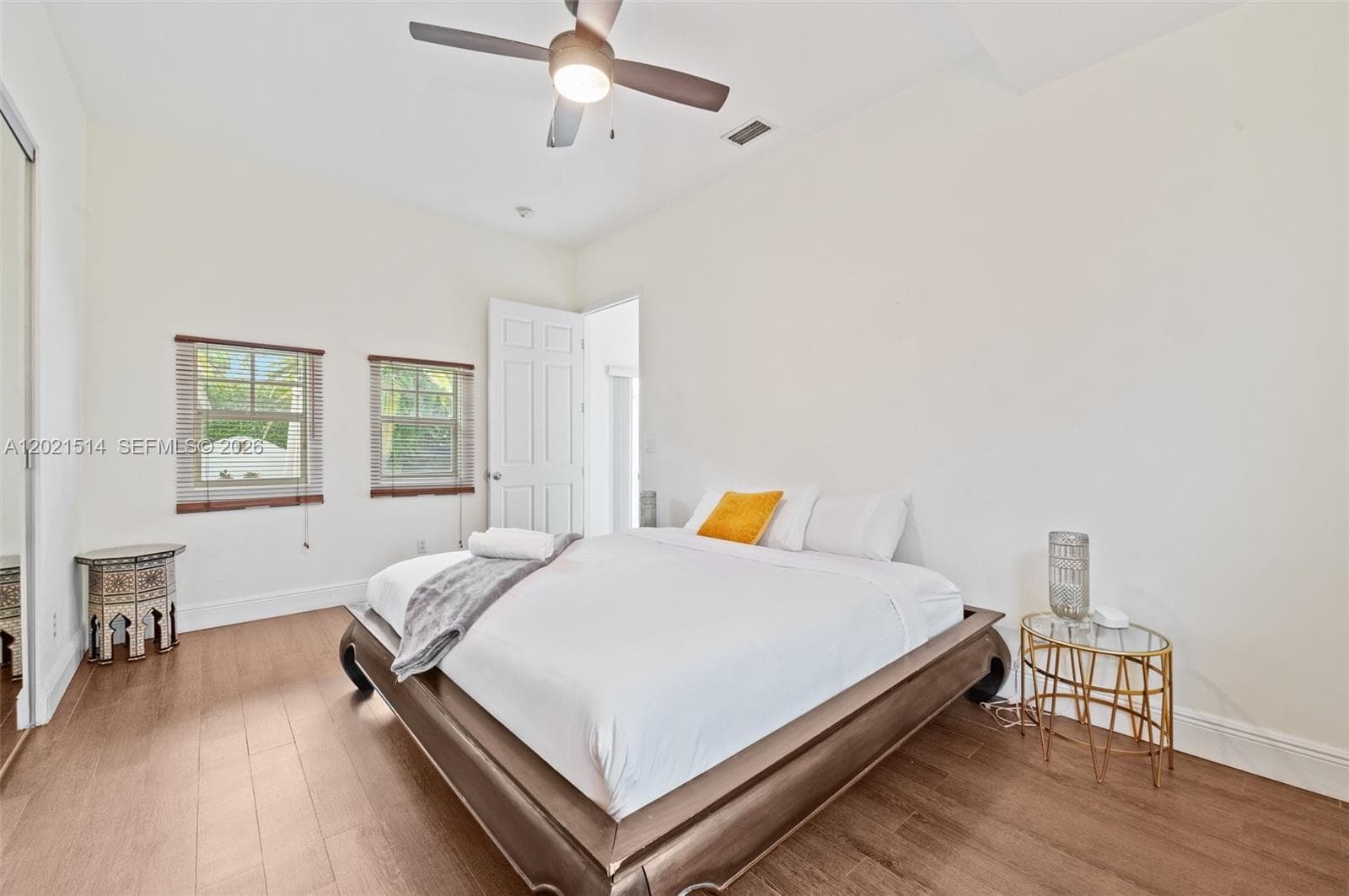 2501 Pine Tree Dr, Miami Beach FL 33140 — 18