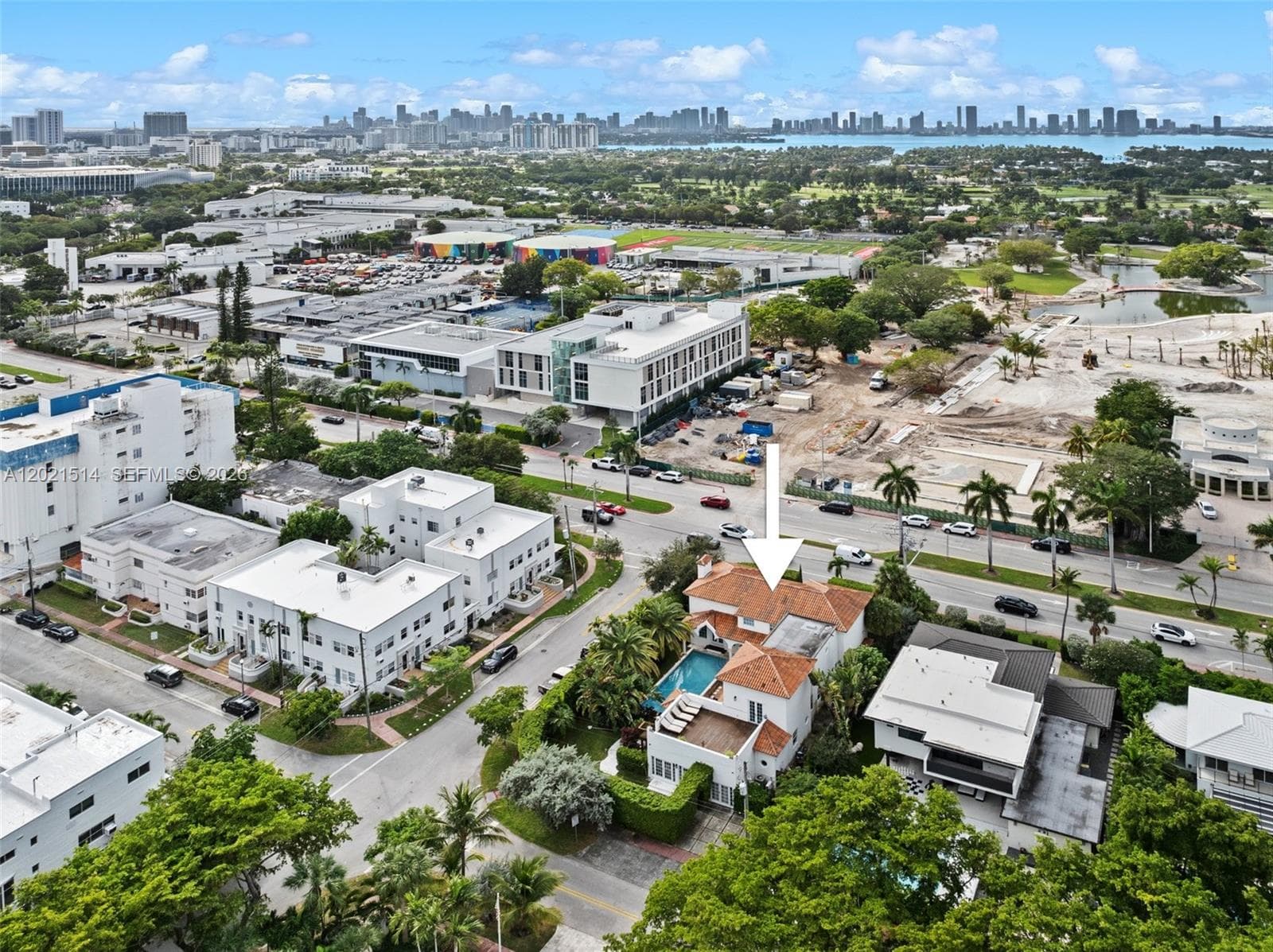 2501 Pine Tree Dr, Miami Beach FL 33140 — 51