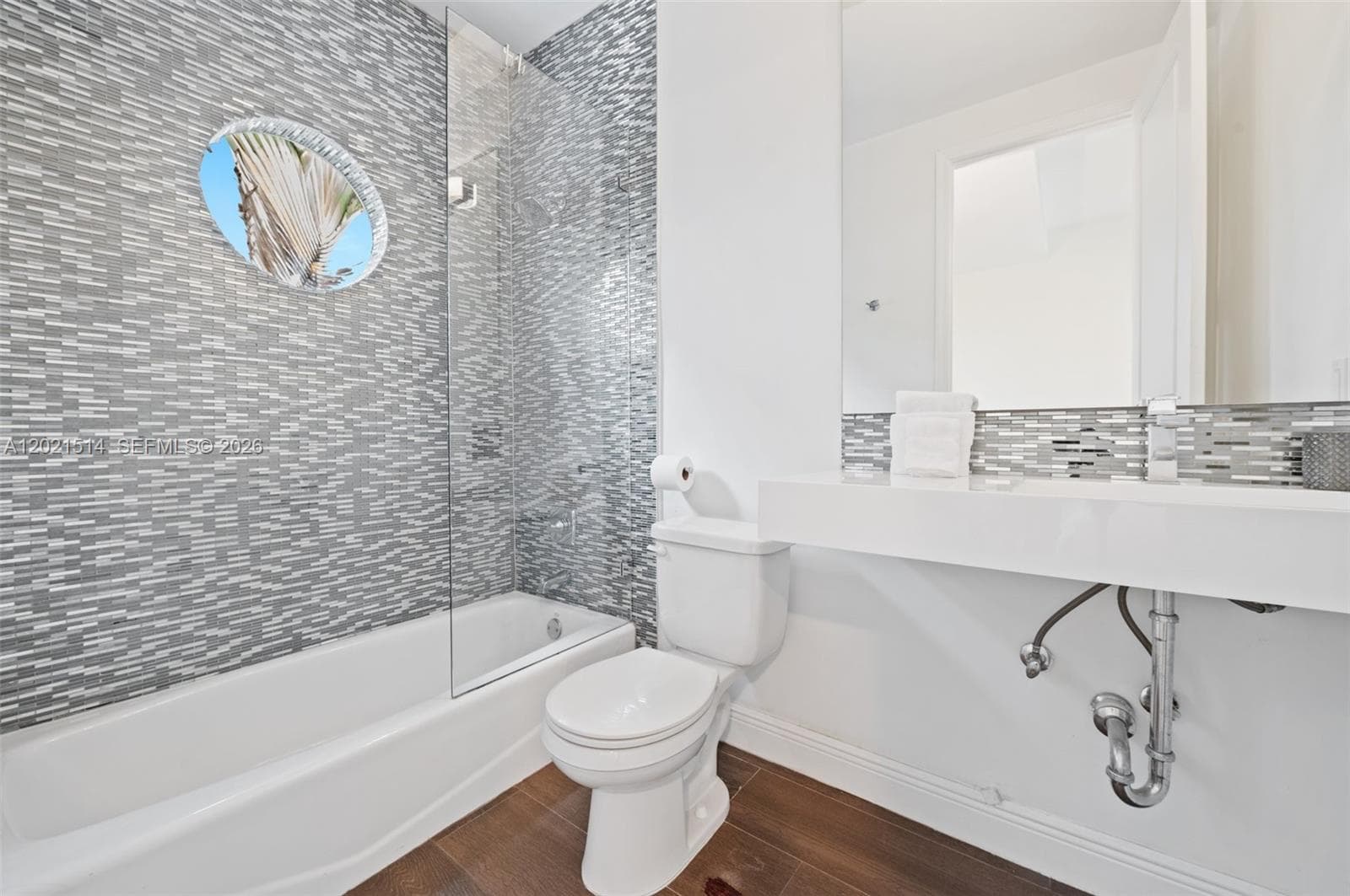 2501 Pine Tree Dr, Miami Beach FL 33140 — 19