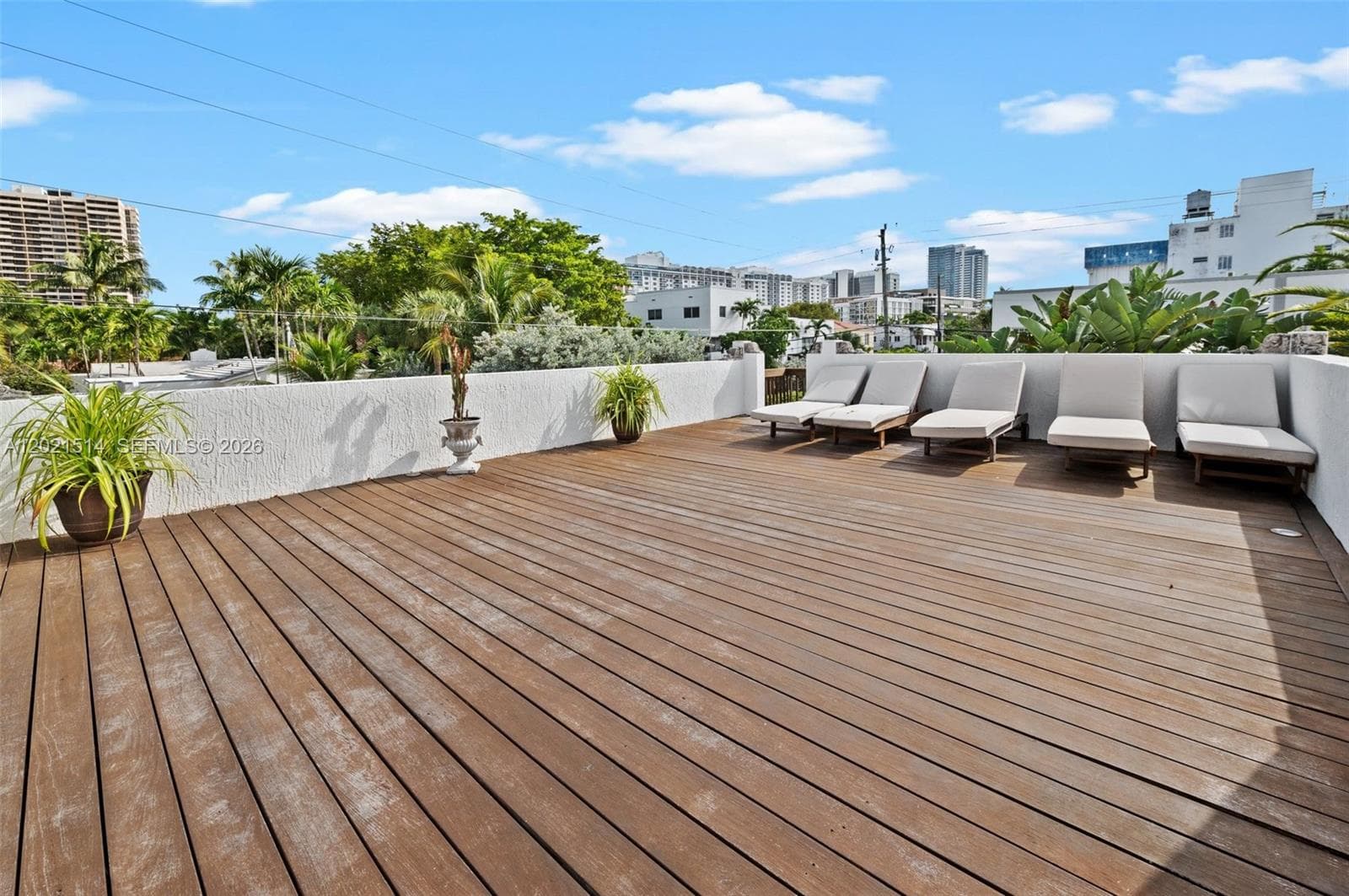 2501 Pine Tree Dr, Miami Beach FL 33140 — 29