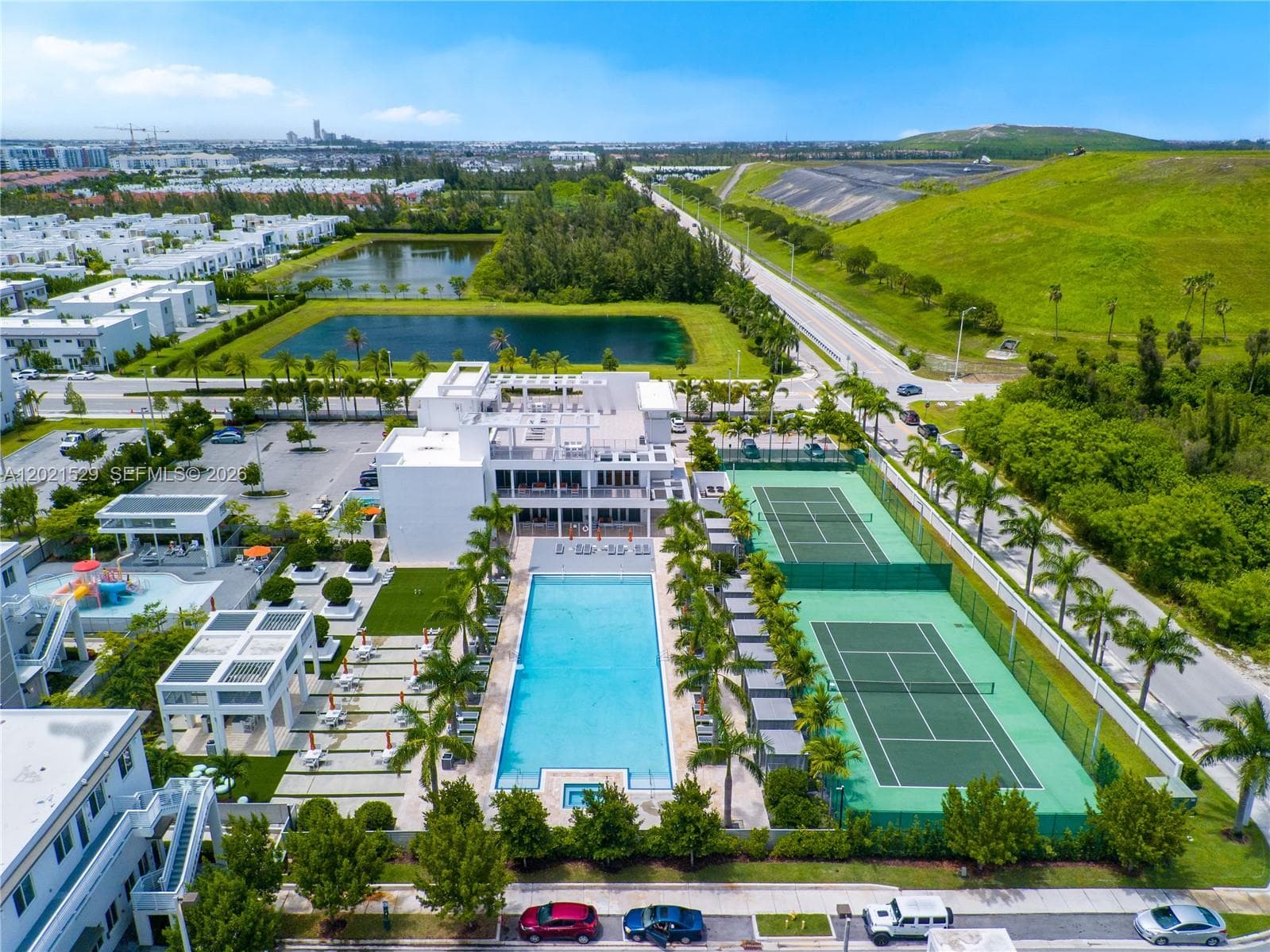 6400 NW 105th Pl, Doral FL 33178 — 54