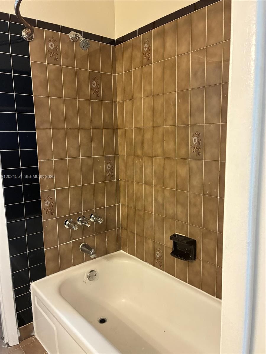 10881 SW 24th Ter # 10881, Miami FL 33165 — 17
