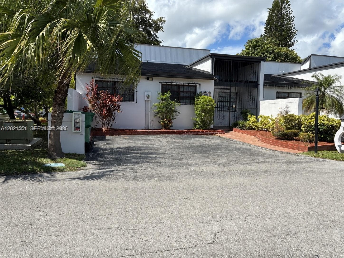 10881 SW 24th Ter # 10881, Miami FL 33165 — 1