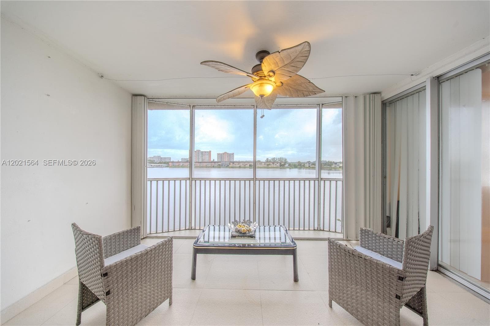 1660 NE 191st St # 1, Miami FL 33179 — 1