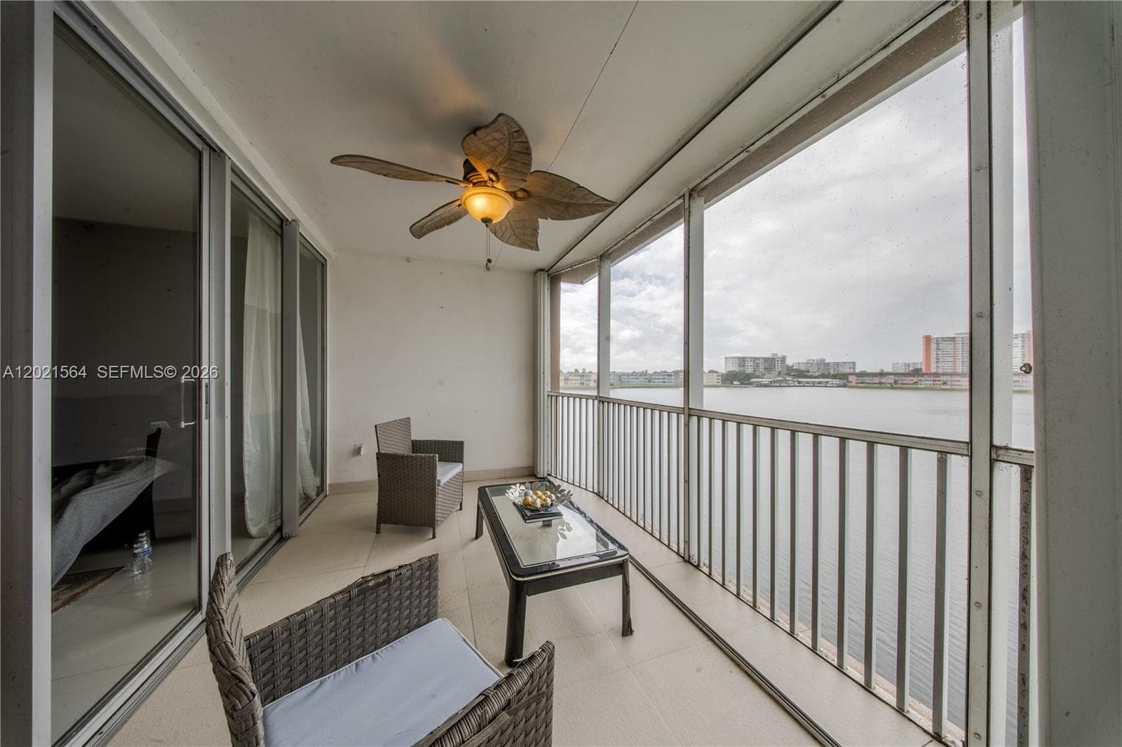 1660 NE 191st St # 1, Miami FL 33179 — 25