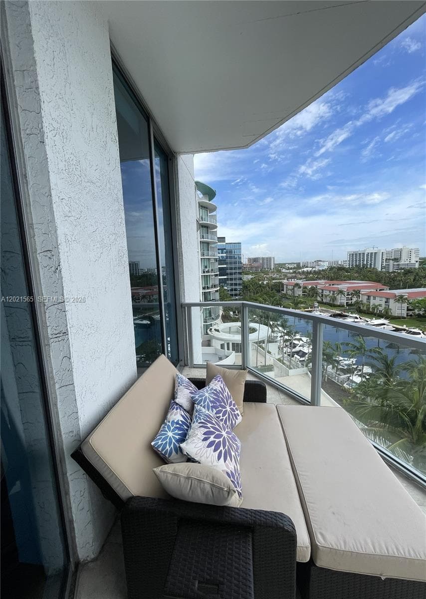 3029 NE 188th St # 819, Aventura FL 33180 — 28