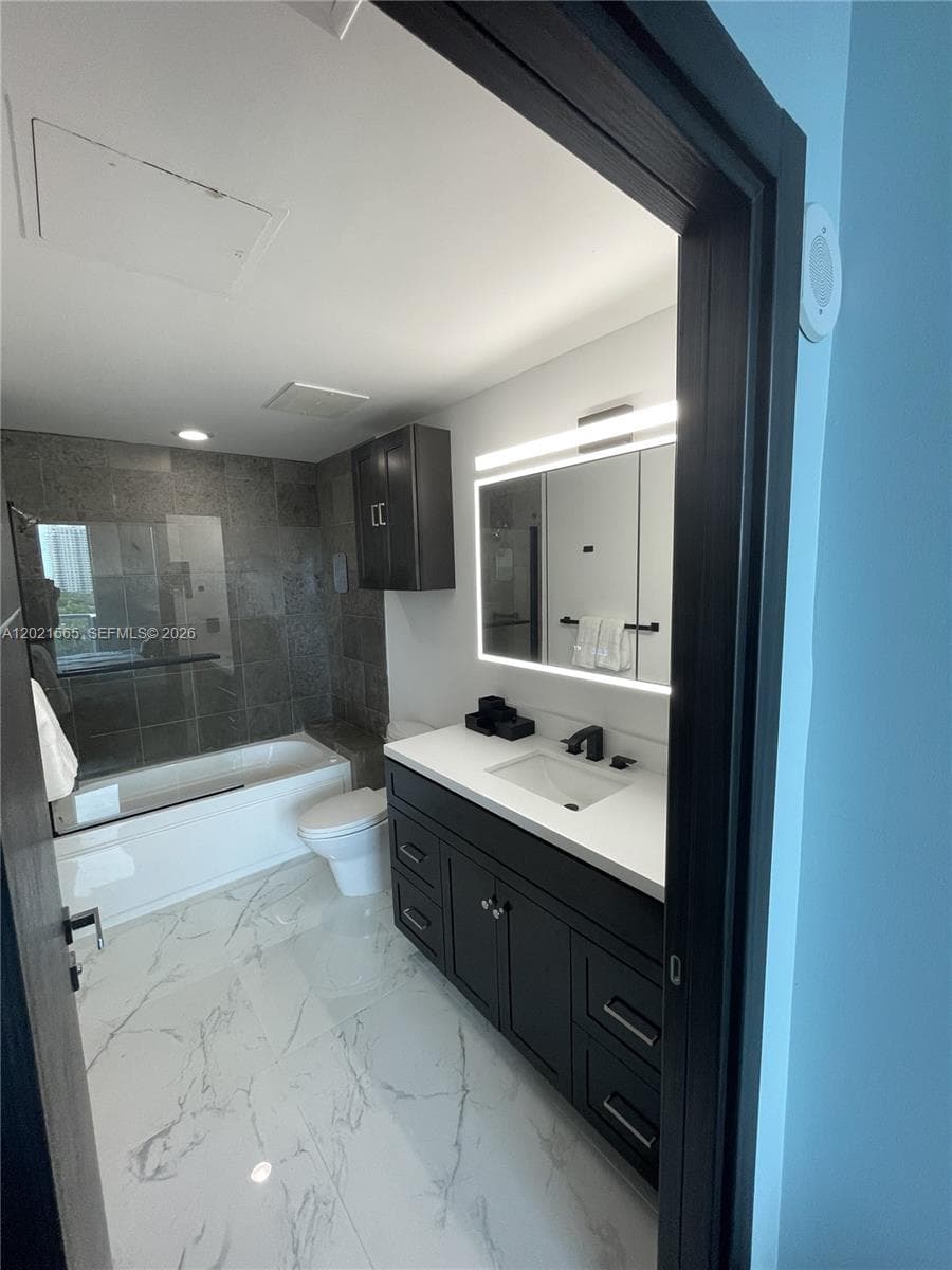3029 NE 188th St # 819, Aventura FL 33180 — 24