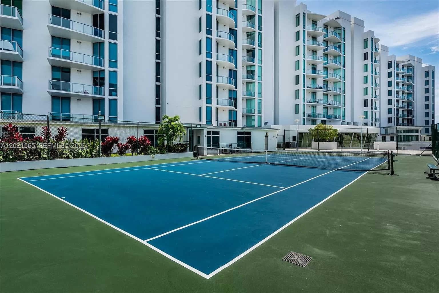 3029 NE 188th St # 819, Aventura FL 33180 — 44