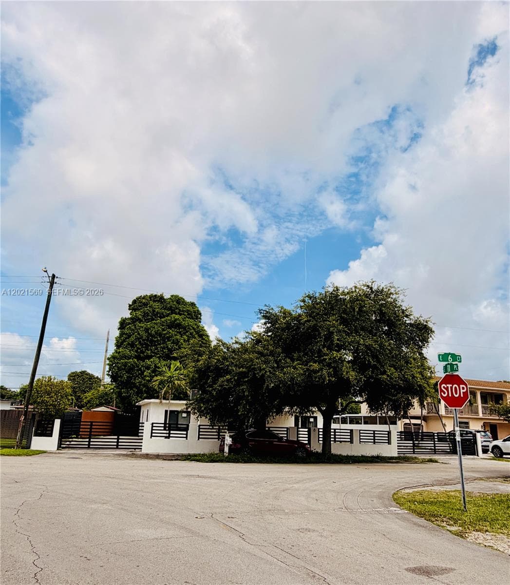 1120 E 6th Ct, Hialeah FL 33010 — 27
