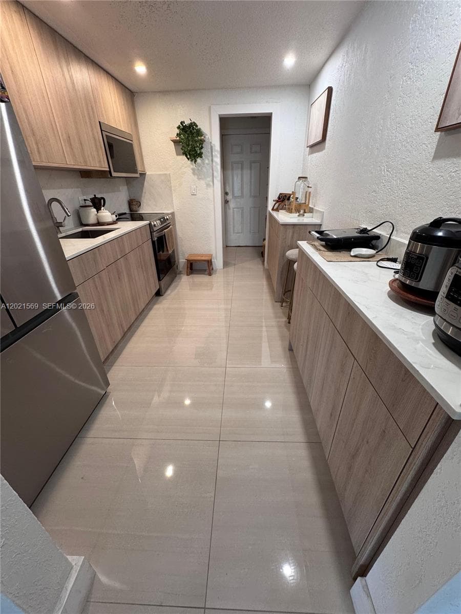 1120 E 6th Ct, Hialeah FL 33010 — 20