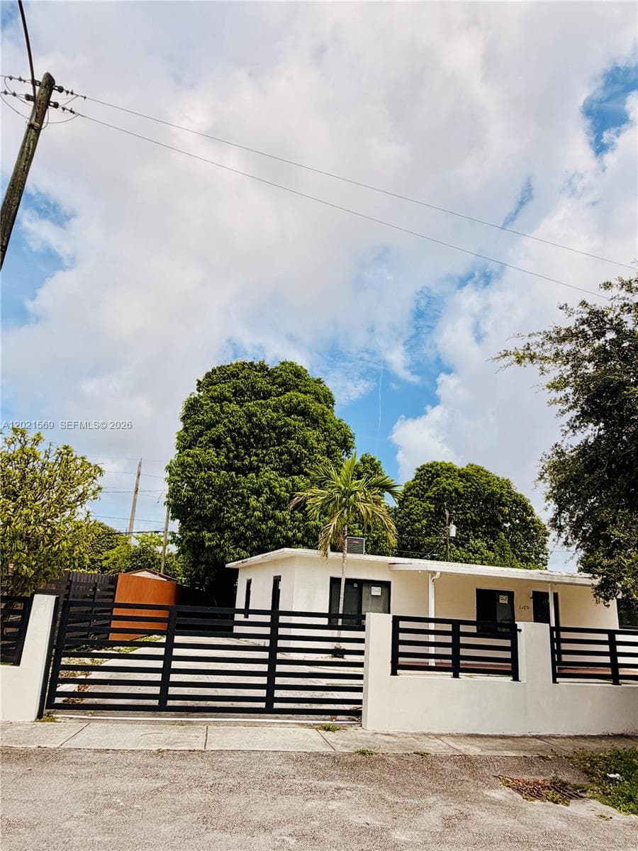 1120 E 6th Ct, Hialeah FL 33010 — 21
