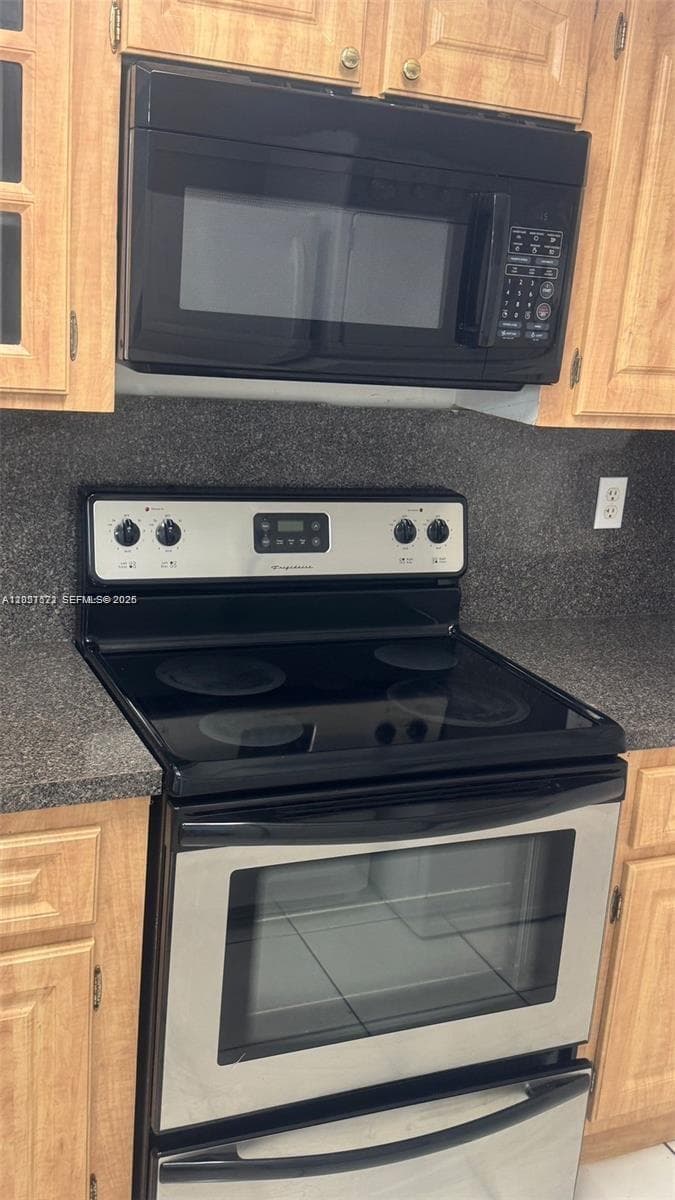 2715 W 66th St # 21, Hialeah FL 33016 — 6