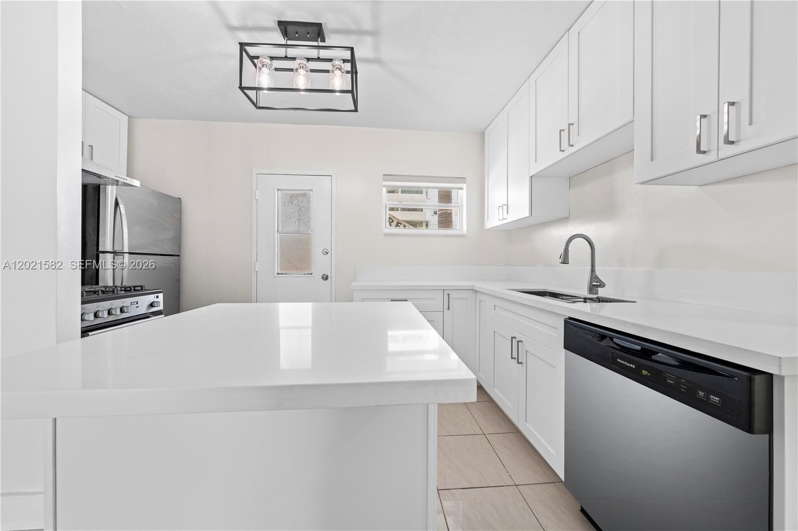 1300 Lincoln Rd # D204, Miami Beach FL 33139 — 3