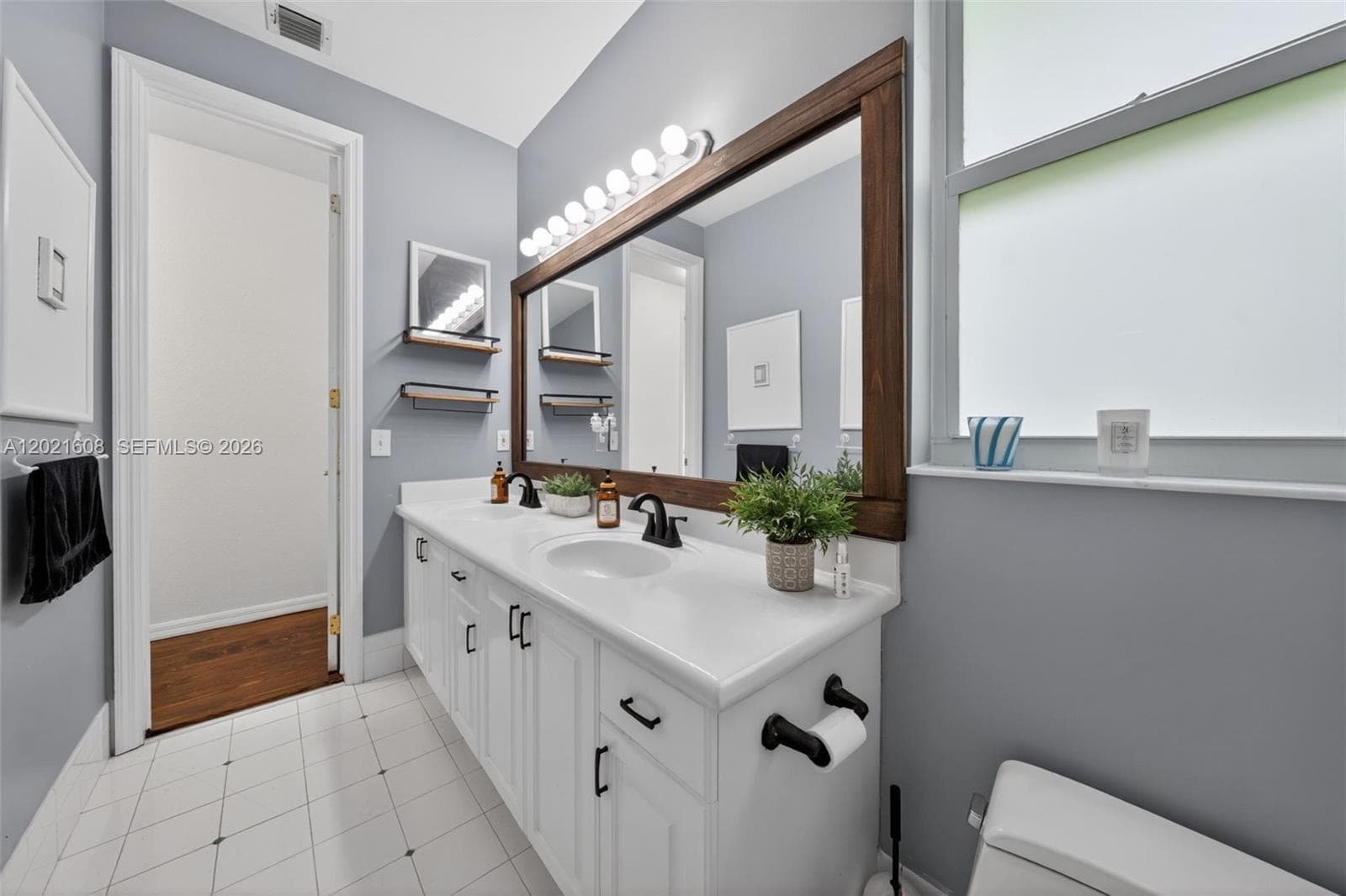 8204 SW 171st St, Palmetto Bay FL 33157 — 99