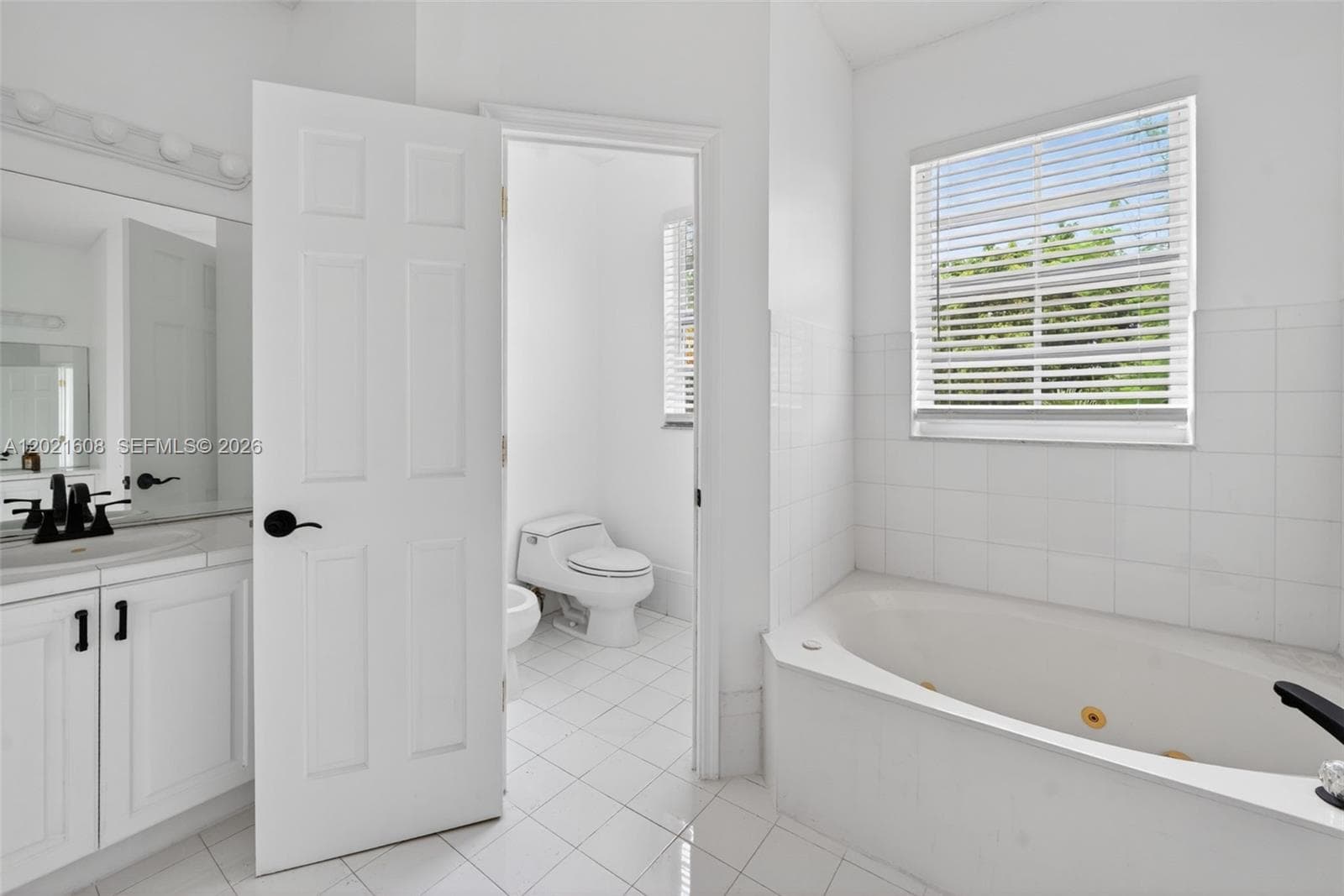 8204 SW 171st St, Palmetto Bay FL 33157 — 90