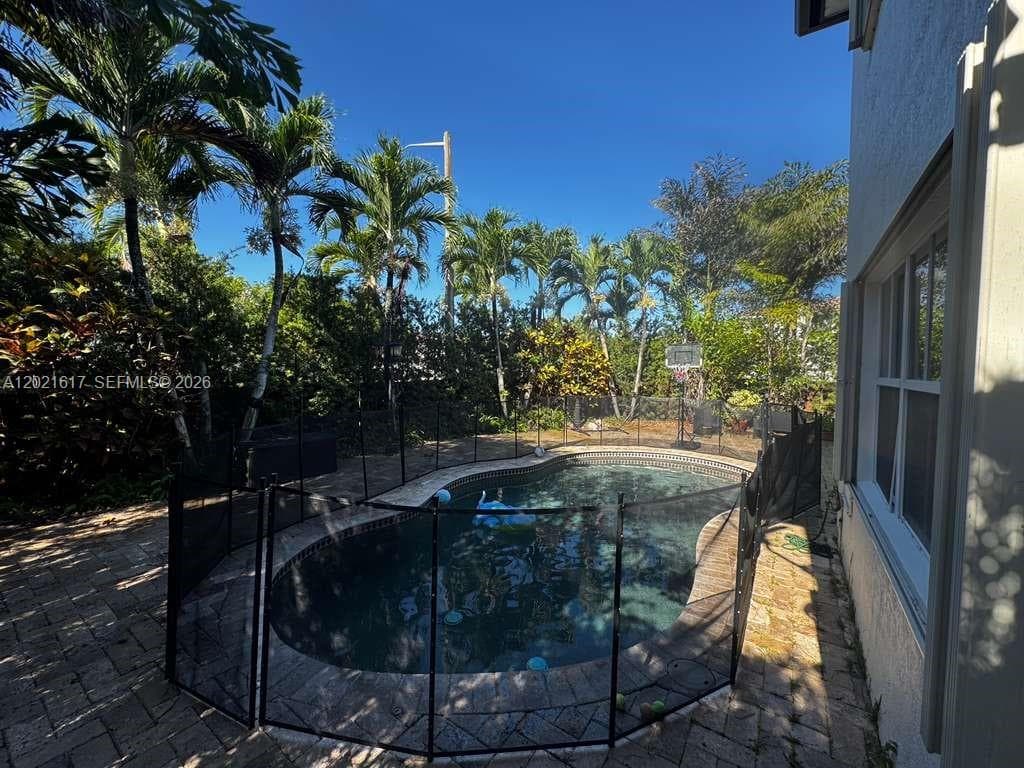 11530 NW 82nd Ter, Doral FL 33178 — 40