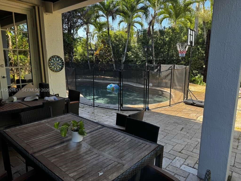 11530 NW 82nd Ter, Doral FL 33178 — 35