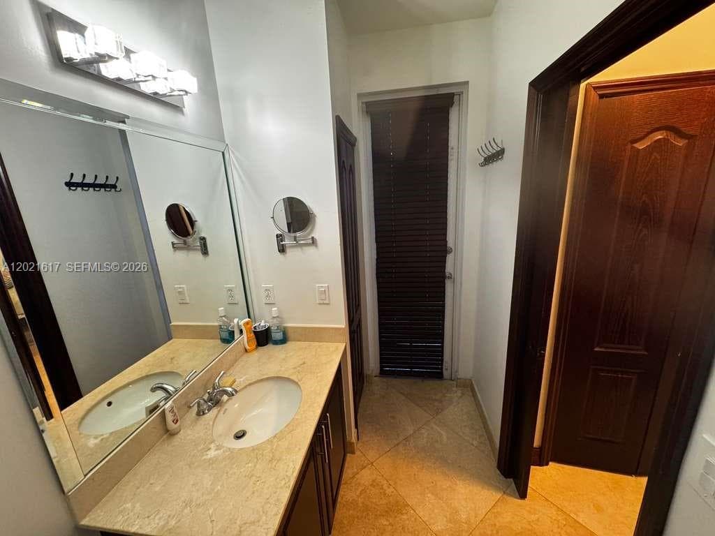 11530 NW 82nd Ter, Doral FL 33178 — 21