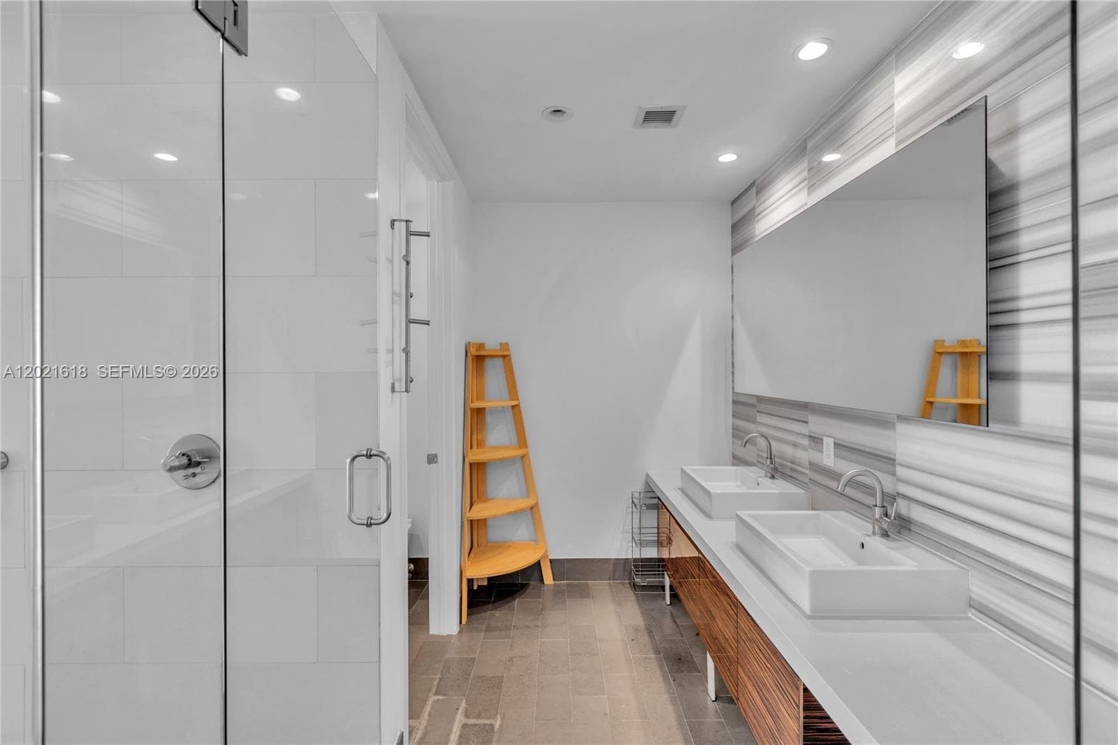 1100 Biscayne Blvd # 2706, Miami FL 33132 — 13