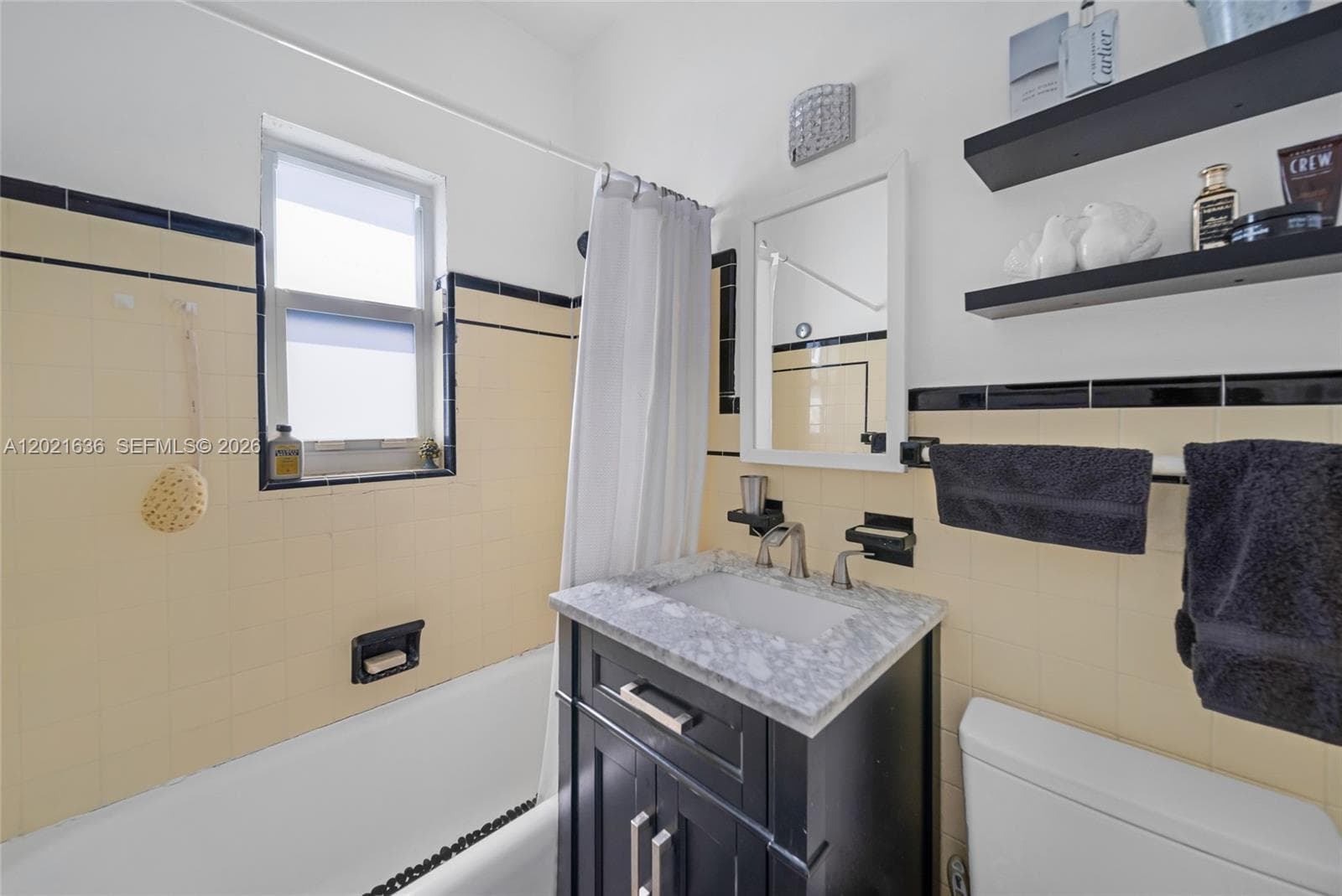 408 W 25th St # 8, Miami Beach FL 33140 — 16