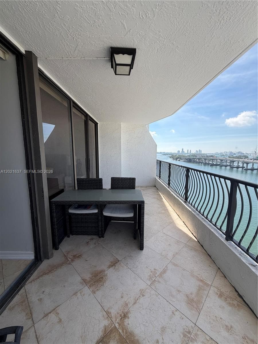 555 NE 15th St # 16K, Miami FL 33132 — 10