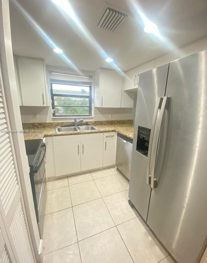 Vanderbilt Park Townhouse, Miami, FL — 2